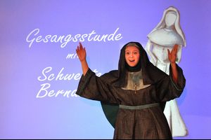 Gesangsstunde mit Schwester Bernadetta