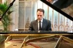 Piano Podium – Andreas König