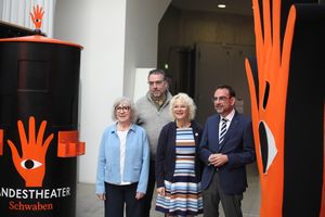 25.000 Euro für den Sommertraum: Das Landestheater Schwaben bedankt sich beim Landtag und bei Klaus Holetschek