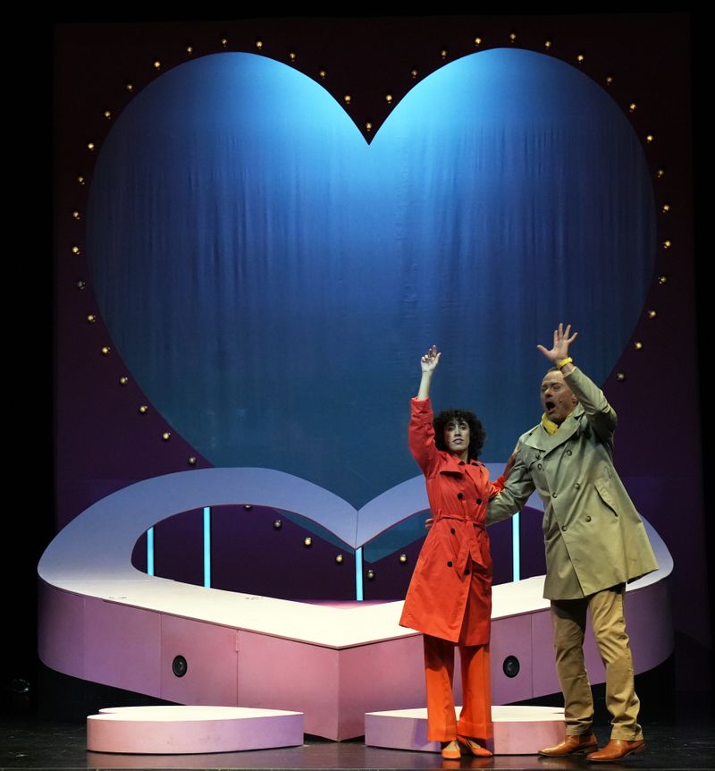 Roberta Monção singt, Klaus Philipp inszeniert beim »Prolog« am 22. November