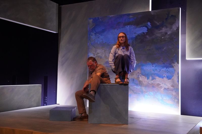 André Stuchlik und Delia Rachel Bauen in »Blind« am Landestheater Schwaben