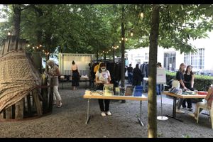 Kleider- und Bücherbasar
