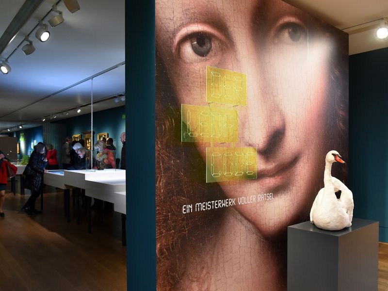 Der Leda Code, Ausstellungsansicht, Foto Bernd Schölzchen, MHK
