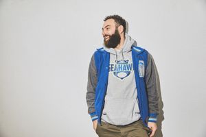 Dominik Bloh: Unter Palmen aus Stahl
