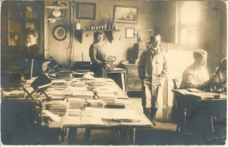 Ein Blick in die Trierer Fotografenszene zur Zeit August Sanders: Das Atelier Jarosch in der Brückenstraße