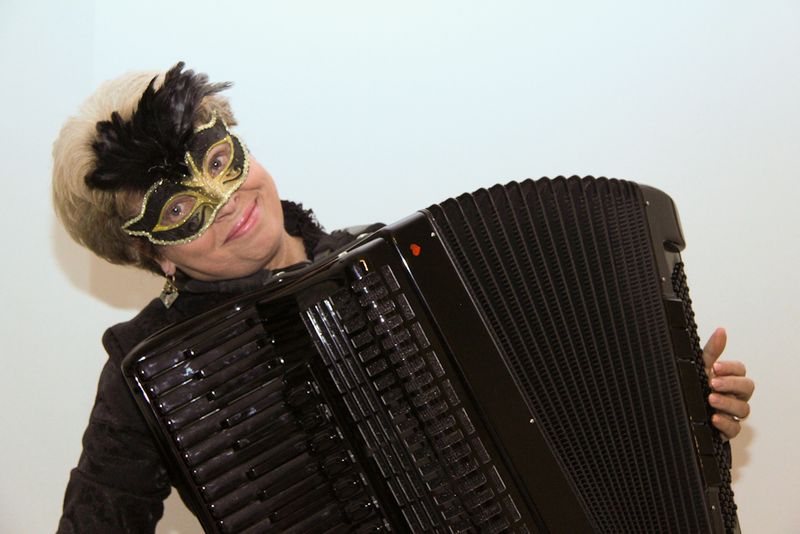 Blasebalk Trifft Brustklavier Kuenstlerhaus 43 Kulturkurier