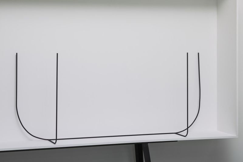 Thea Djordjadze. He ne sa tu to me., 2014 (Detail). Holz, Stahl, Gips, Farbe © Thea Djordjadze / VG Bild-Kunst, Bonn; courtesy: Sprüth Magers
